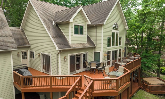 Thayerville House | Laurel Cove | Lakefront + Dock & Private Hot Tub!