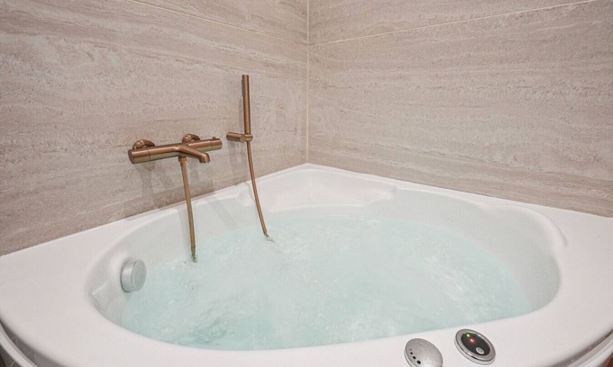 Hotel de Ville - Quinconces Apartment | Lavie Maison - Central Jacuzzi