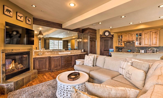 Canyon Links House | Lavish Jeremy Ranch Retreat - 6 Mi to the Canyons!