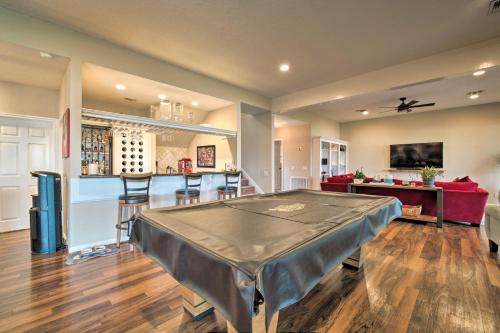 Walden on Lake Conroe House | Lavish Lakefront House with Pool Table and Patio!