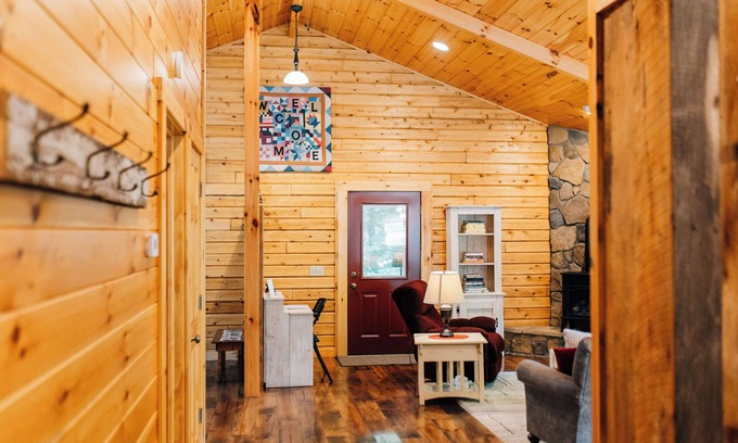Millersburg Cabin | Lazy Days by Rocky Hill Cabins