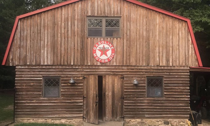 Cascade House | Lazy Hog Inn