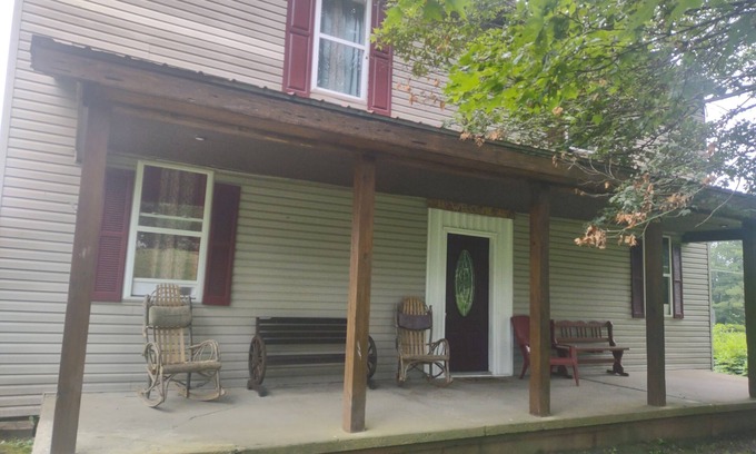 McArthur Cabin | Lazy Lane Cabins - Home Place
