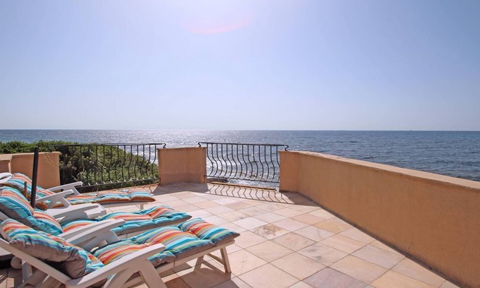 La Nartelle House | Le Bateau - 4 people - Feet in the water - Beach - Air conditioning - WiFi - Sainte Maxime