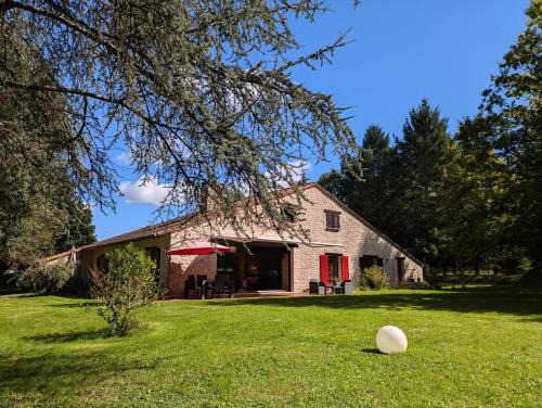 Chazelles Bed & Breakfast | Le bois des fées de Chazelles