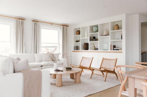 Prince Edward House | Le Bon Vivant - A County Fieldhouse Retreat