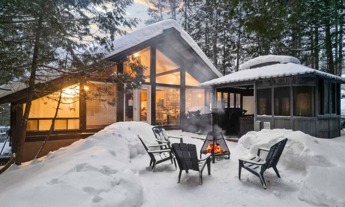 Sainte-Lucie-des-Laurentides Ski Chalet | Le1603 - Le Petit Caribou - Chalet spa et plage
