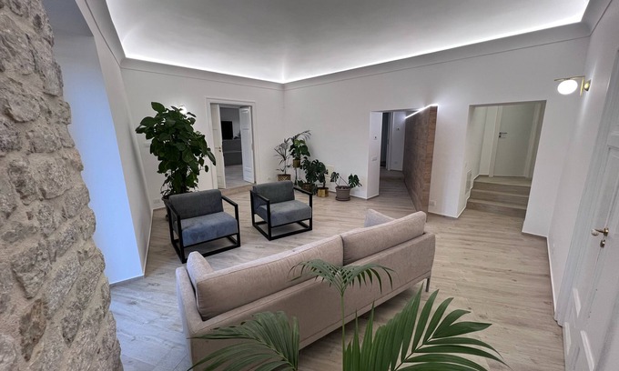 Castronuovo di Sicilia House | Le Camere dell Emiro
