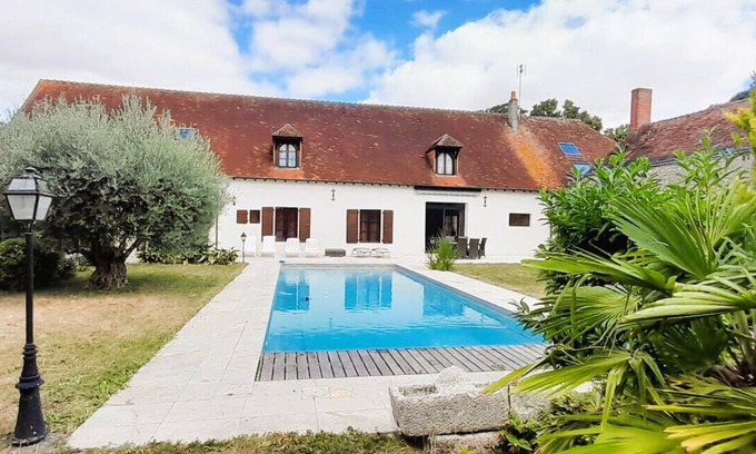 Levroux House | Le Chai - 14-person villa with swimming pool in the heart of Levroux