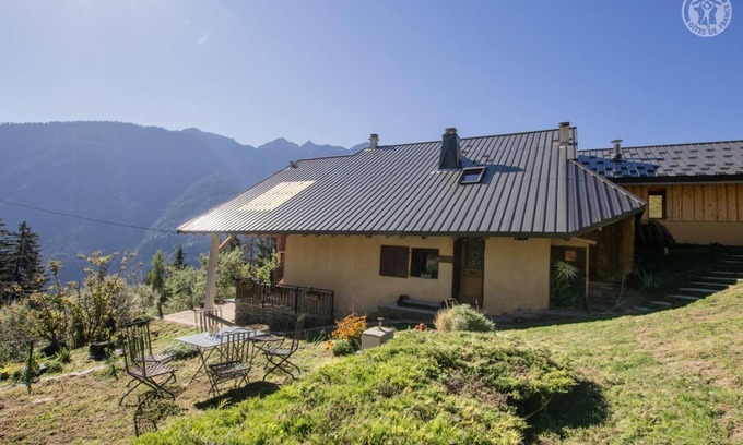 Queige House | LE CHALET DE LA VOURZE