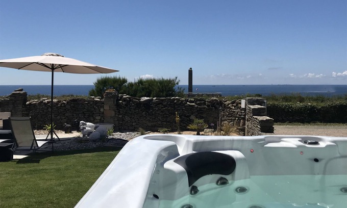 Saint-Mathieu Villa | Le Clos de la Pointe Saint-Mathieu, Breton villa * 180 ° sea view 2-13 pax