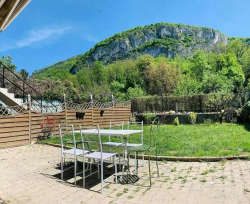 Virignin Apartment | LE COCCOON AIN