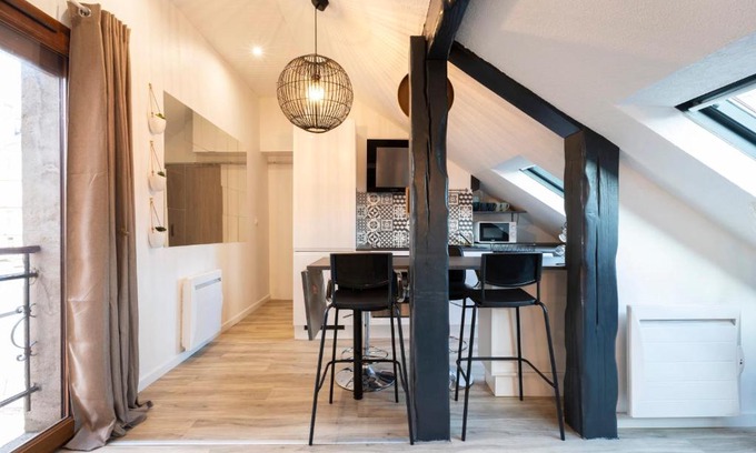 Nouvelle Ville Apartment | Le cocon Thérèse