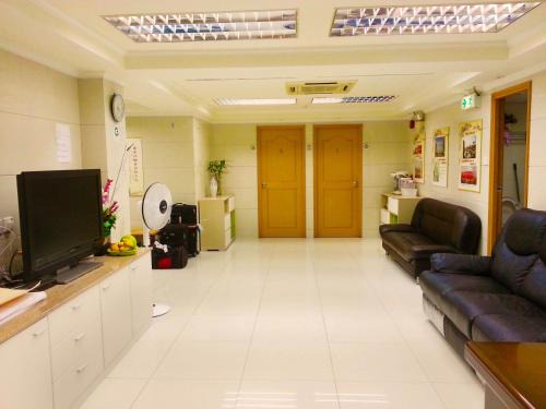 Jordan House | Le Cong Fraternal Guest House