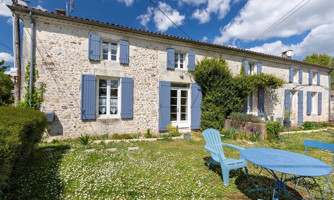 Epargnes House | Le Cottage Bleu - Charmant Gîte
