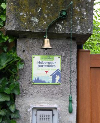 Egliseneuve-d'Entraigues Bed & Breakfast | Le Deyran