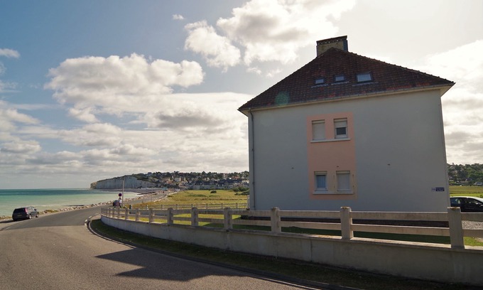 Criel-sur-Mer Apartment | Le Galet Bleu, a 4-star apartment by the sea