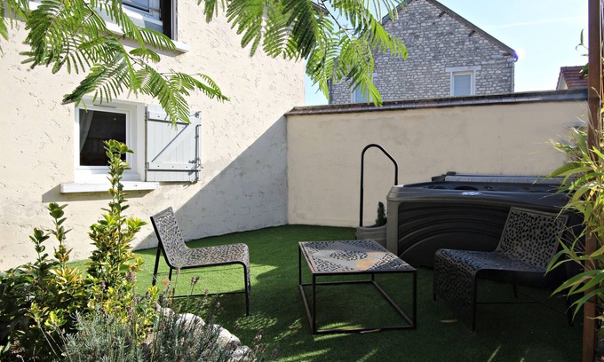 Villiers-en-Desœuvre House | "Le Gîte" Beauty and well-being 21km from Giverny