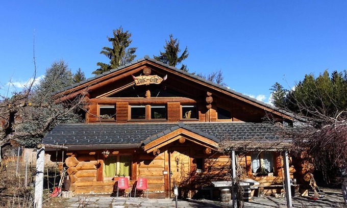 Chalais Ski Chalet | Le Gite de Briey - Atypical chalet 7 minutes from Vercorin
