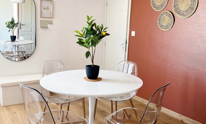 Perigueux Apartment | Le Grand 117 - Wifi and air conditioner