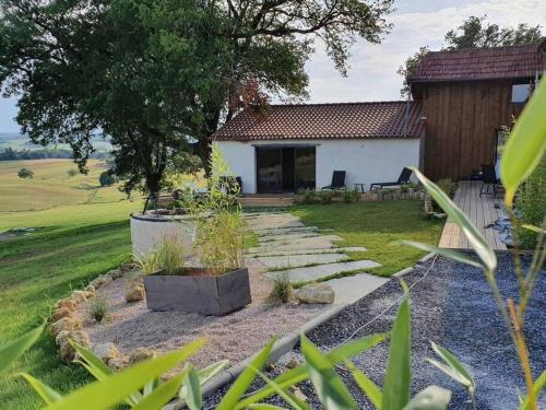 Pallanne Villa | Le Hameau - Villa de Luxe avec Piscine Intérieure & Jacuzzis
