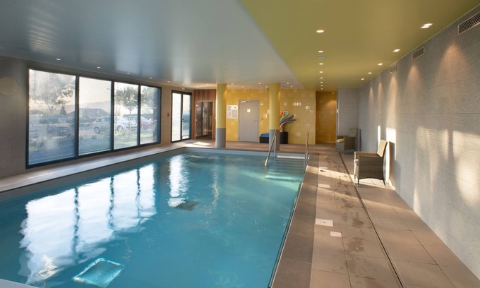 Perignat-les-Sarlieve Hotel | Le Manoir
