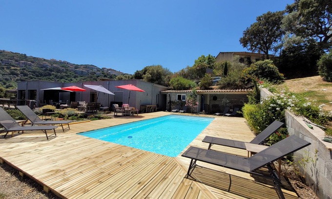 Sartene House | "Le Milan d'Or": family accommodation for 12 people on the edge of the maquis.