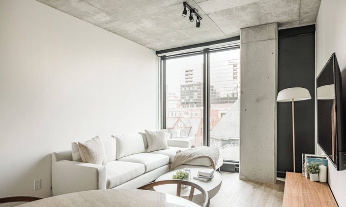 Shaughnessy Village Apartment | Le Mont Pristine Residence
