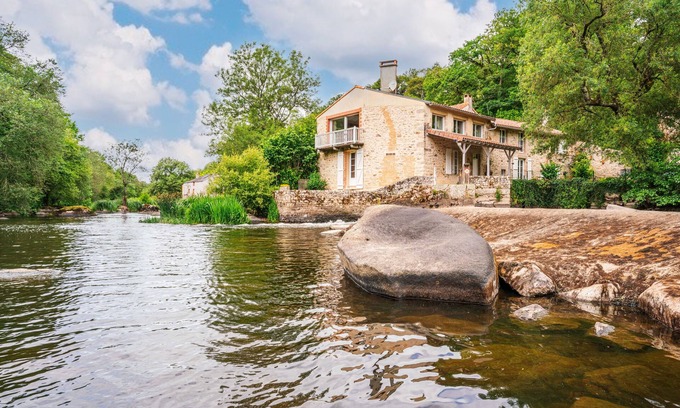 Mortagne-sur-Sevre House | Le Moulin de Pilet 4* - Proche Puy du Fou