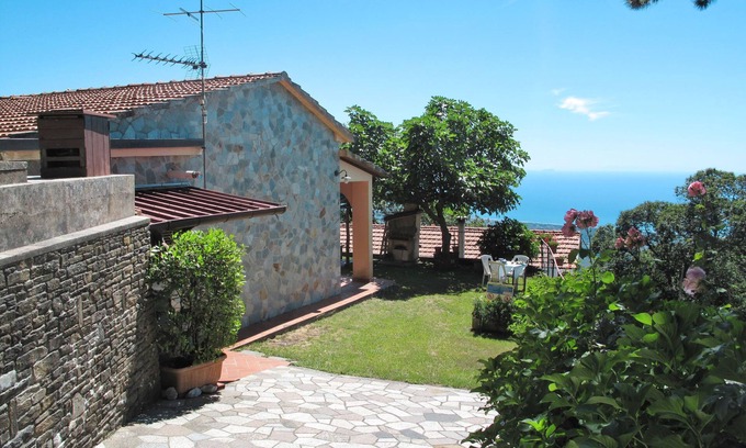 Montignoso House | Le Ortensie by Interhome