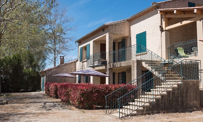 Pertuis Apartment | Le Petit Galla, country apartment