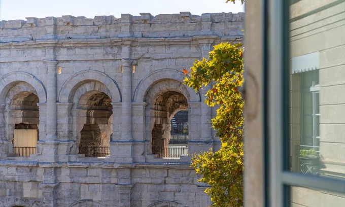 Nimes City Centre Apartment | Le plus beau balcon des Arènes
