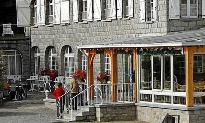 Recoules-d'Aubrac Hotel | Le Relais de L'Aubrac
