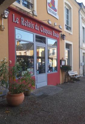 Vibraye Hotel | Le relais du chapeau rouge