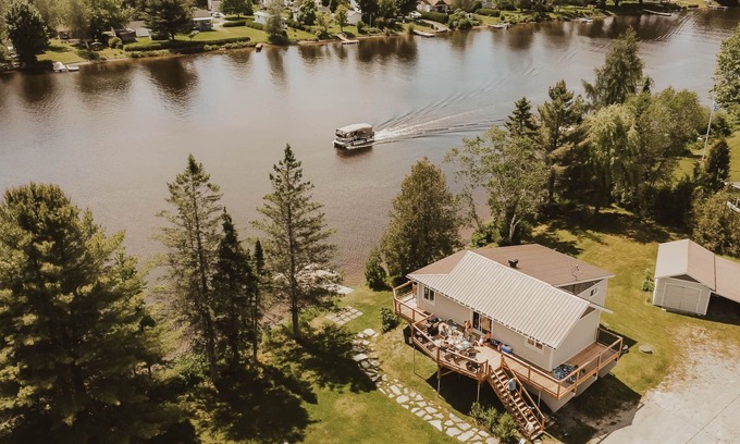 Weedon Ski Chalet | Le Riverain quai privé spa et kayaks