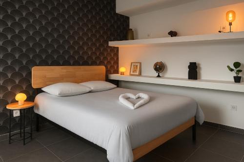 Le Creusot Apartment | Le Singulier Calme Central Chic