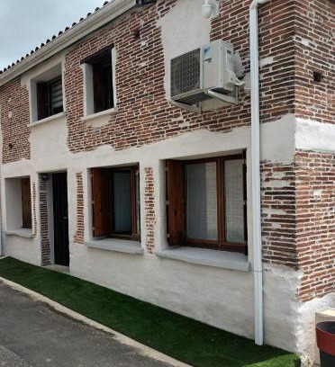 Paulhac Apartment | Le SPArt un jacuzzi une salle de sport un appartement entièrement équipée pour votre bien être
