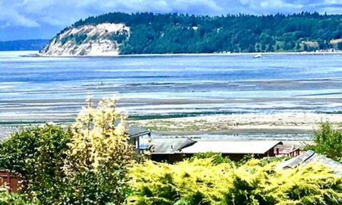 Clinton Apartment | Le Studio at Sunlight SeaScape a Gentle Retreat on Whidbey Island for 2 Guests