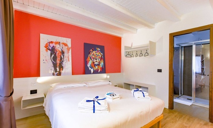 Belluno Apartment | LE TOFANE - Room CICLAMINO