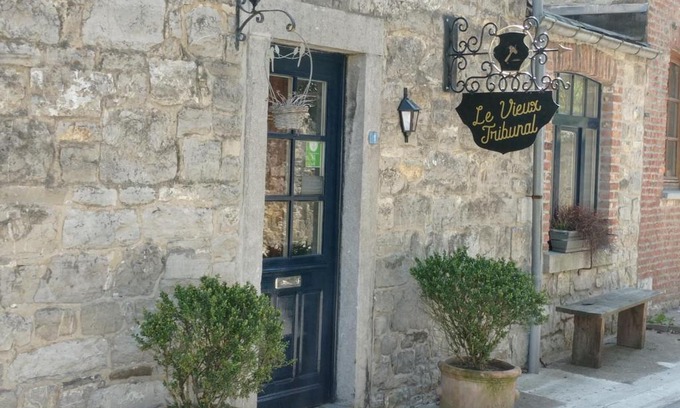 Sy Villa | Le Vieux Tribunal