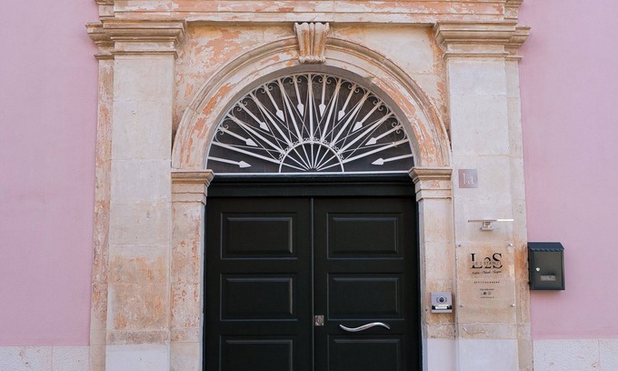 Vittoria House | Le2Stanze