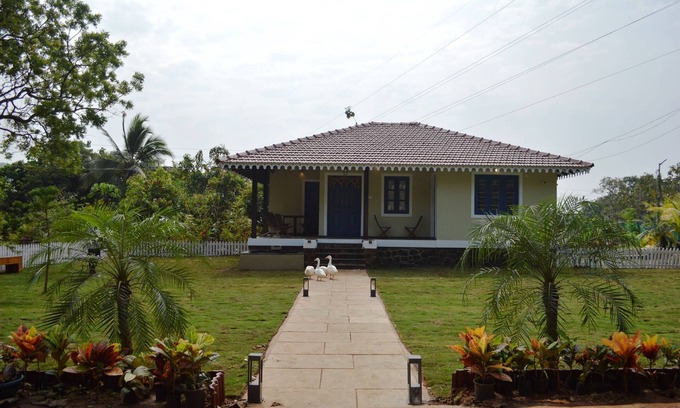 Alibaug House | Leaf Exotica Bungalow At Alibag