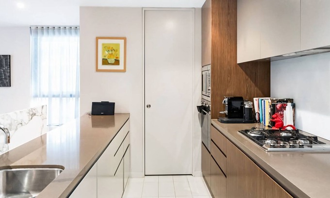 Camperdown Apartment | Leafy Inner City Apartment Camperdown