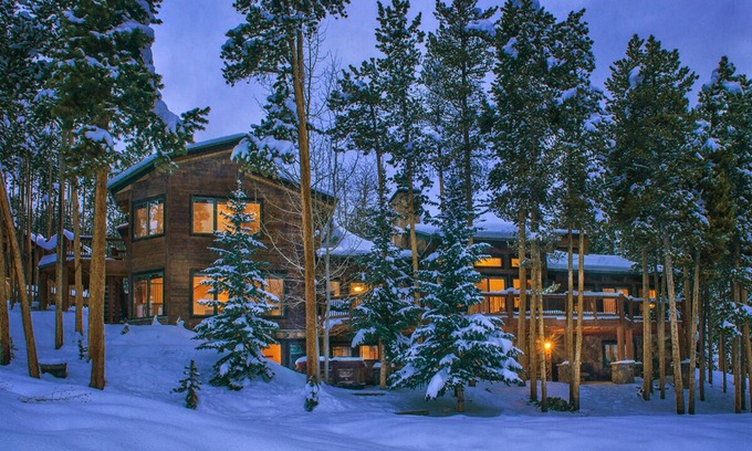 Timber Trail House | Leaves are changing! Great layout and space. SkiIn&Out/Views/HotTub/Billiards.