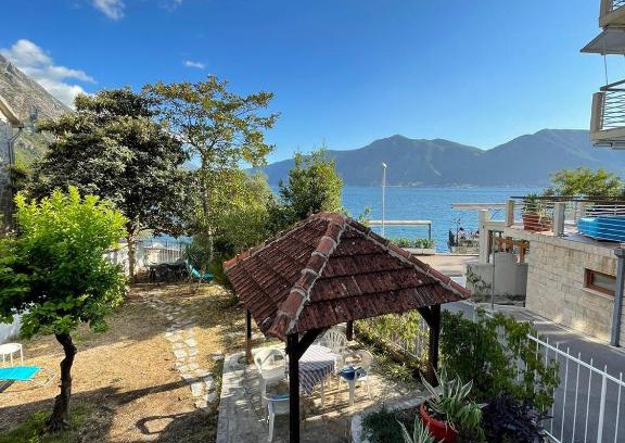 Orahovac House | Lemon tree villa