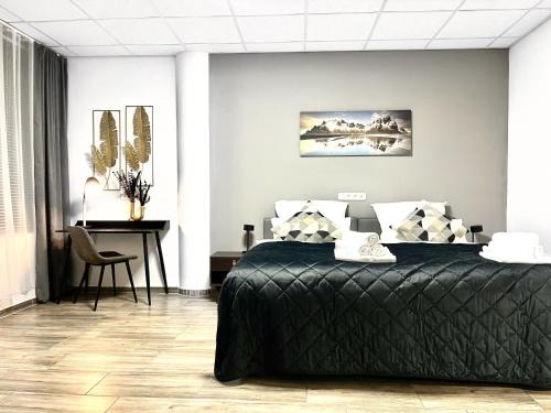 Augustenstraße Apartment | LeNi Living - Riesig! Repräsentativ! Ruhig!