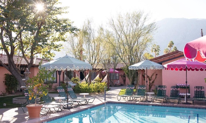 Warm Sands Hotel | Les Cactus
