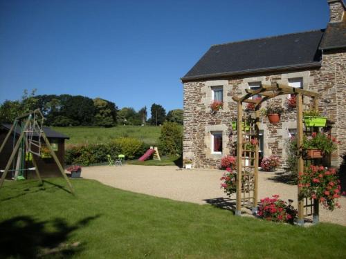 Saint-Thelo House | Les cerisiers