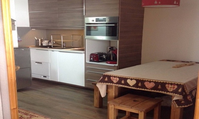 Bellentre Apartment | Les Coches/Plagne Tarentaise resort center comfortable apartment 4/5 people