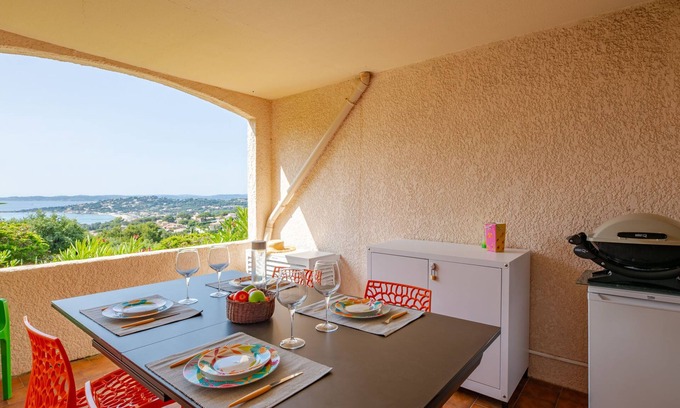 La Nartelle Apartment | Les Coteaux de la Nartelle by Interhome